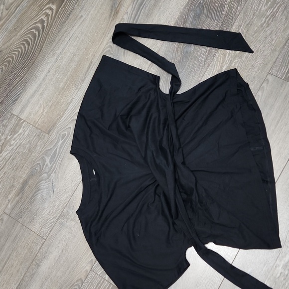 Black T Shirt - Picture 2 of 4